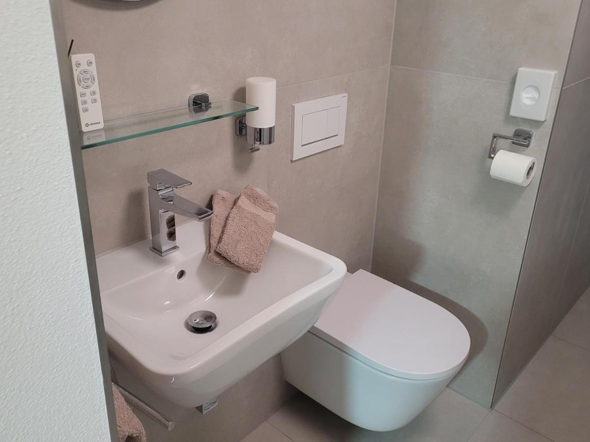 I24Rooms - Gaestezimmer Mit Eigenem Garten Legau Eksteriør billede